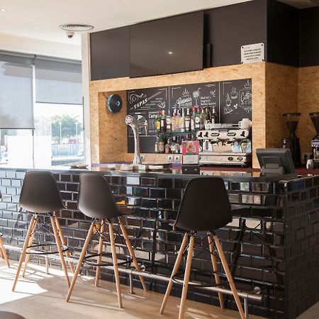 Travelodge Bcn Cornella Fira Cornella de Llobregat Bagian luar foto