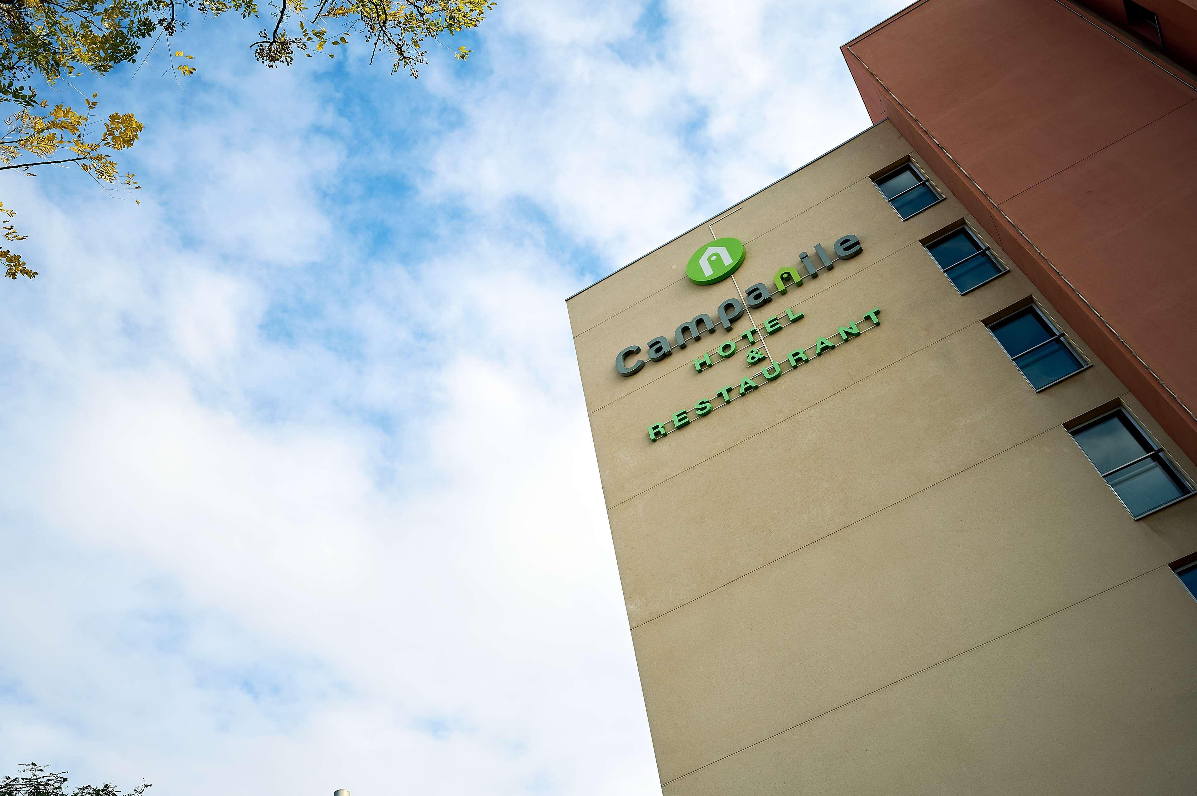 Travelodge Bcn Cornella Fira Cornella de Llobregat Bagian luar foto