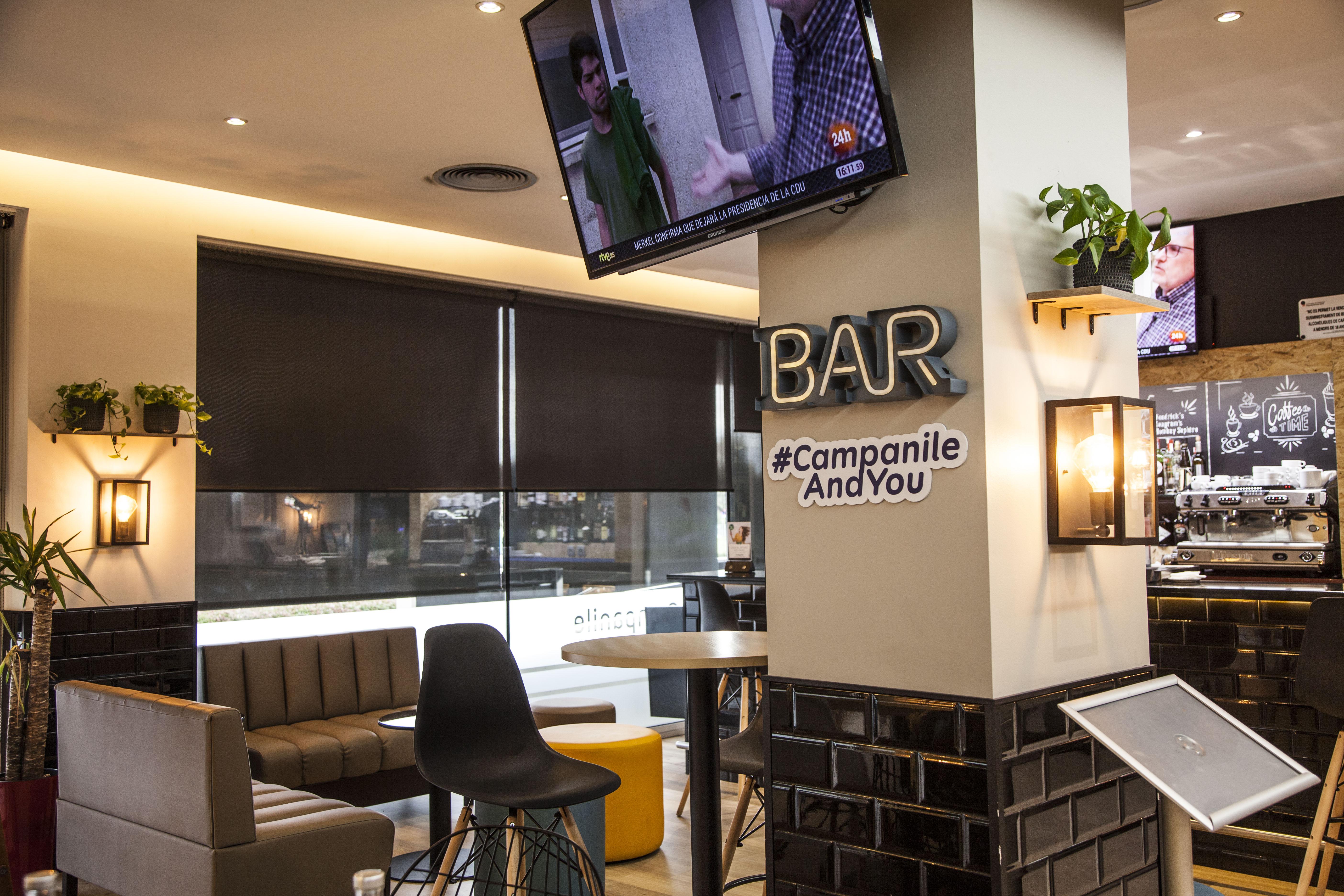 Travelodge Bcn Cornella Fira Cornella de Llobregat Bagian luar foto