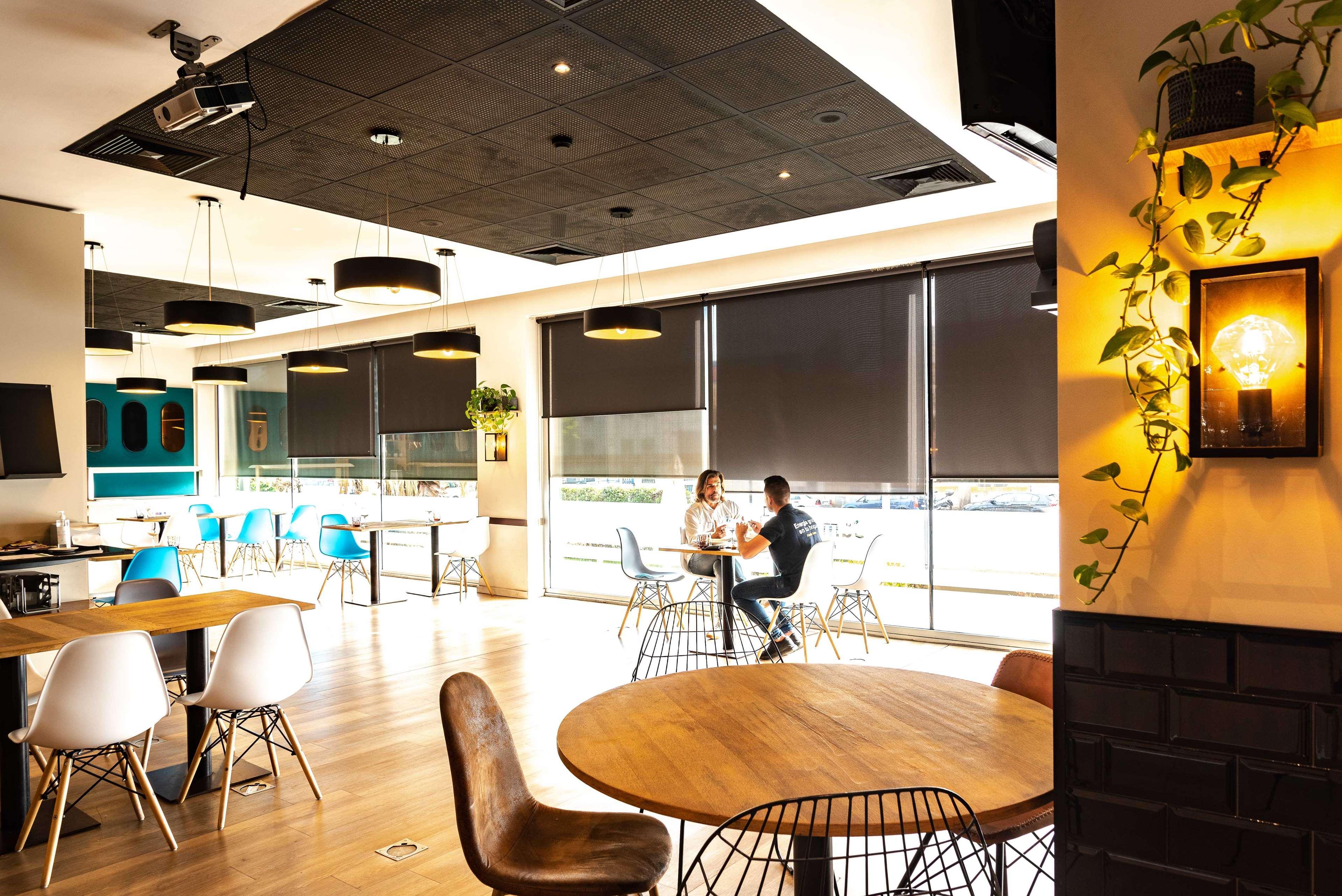 Travelodge Bcn Cornella Fira Cornella de Llobregat Bagian luar foto