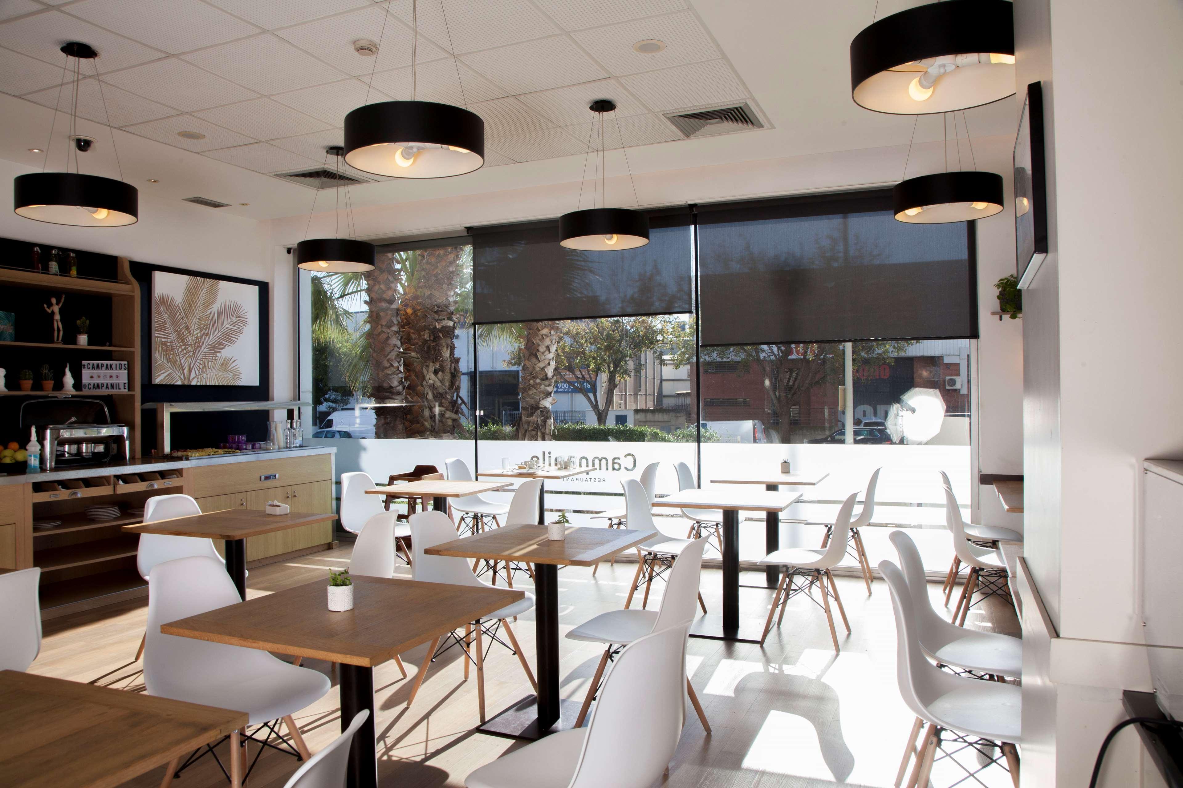 Travelodge Bcn Cornella Fira Cornella de Llobregat Bagian luar foto