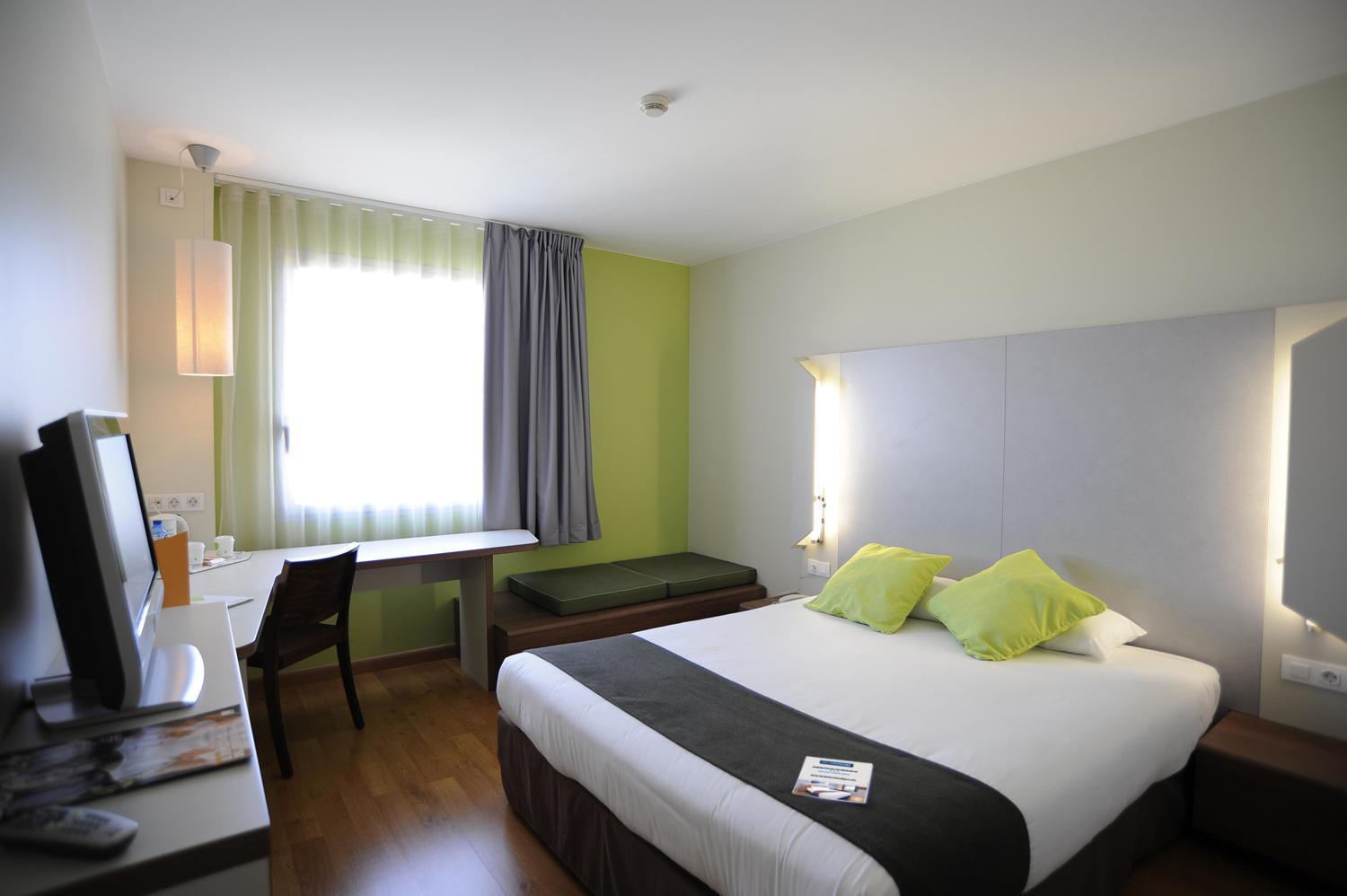 Travelodge Bcn Cornella Fira Cornella de Llobregat Bagian luar foto