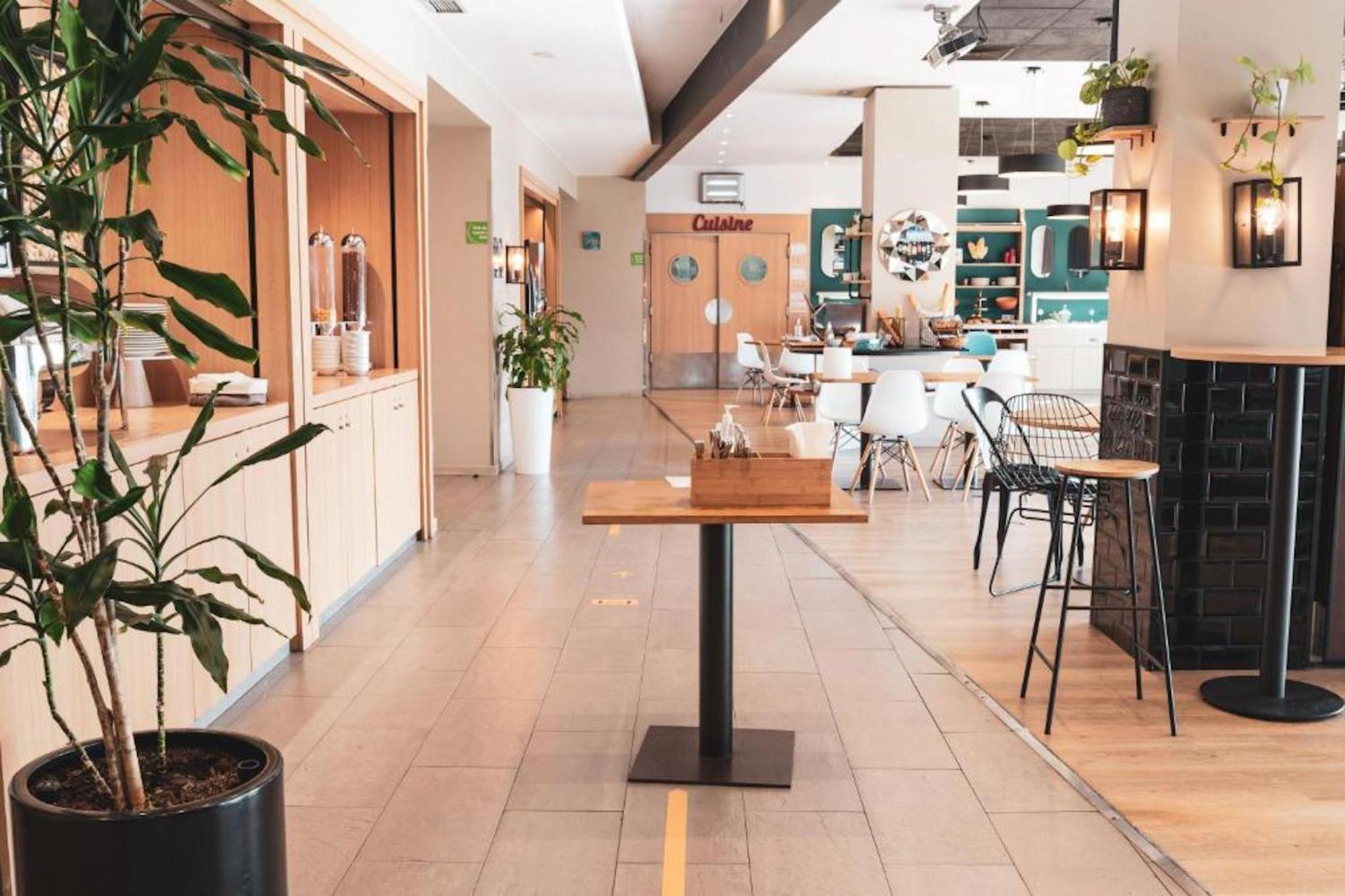 Travelodge Bcn Cornella Fira Cornella de Llobregat Bagian luar foto