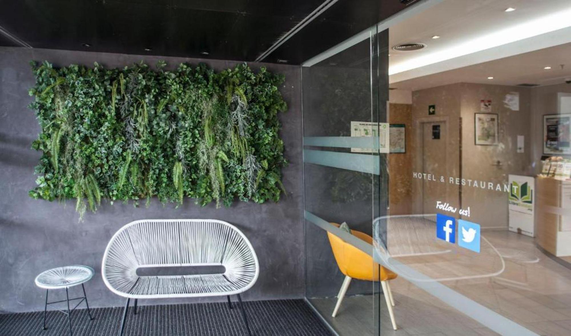 Travelodge Bcn Cornella Fira Cornella de Llobregat Bagian luar foto